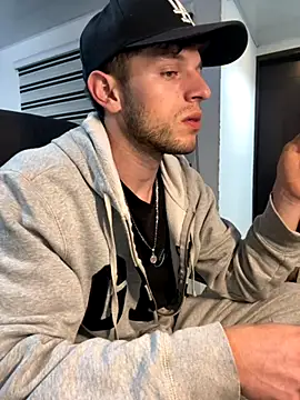 noah red online show from 10-14-25, 04:02