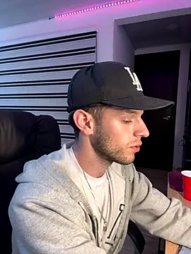 noah red online show from 10-16-25, 03:37