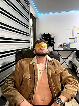 noah red online show from 10-30-25, 01:37