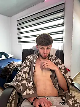 noah red online show from 10-16-25, 03:42