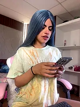 Eva Feller69 online show from 12-20-25, 10:01