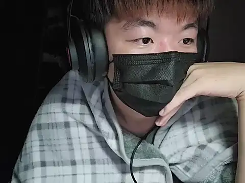 Snapshot of fox165 chatting on 12-15-25, 05:41 fox165 online show from 12-15-25, 05:41