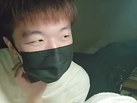 Snapshot of fox165 chatting on 12-13-25, 08:04 fox165 online show from 12-13-25, 08:04