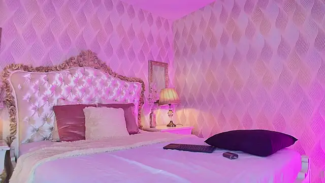 Kylie Foxx online show from 11-14-25, 07:28