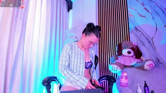 alejagarcia  online show from 05-22-26, 08:40
