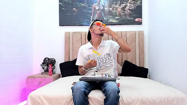 Timothe Evans online show from 10-28-25, 08:52