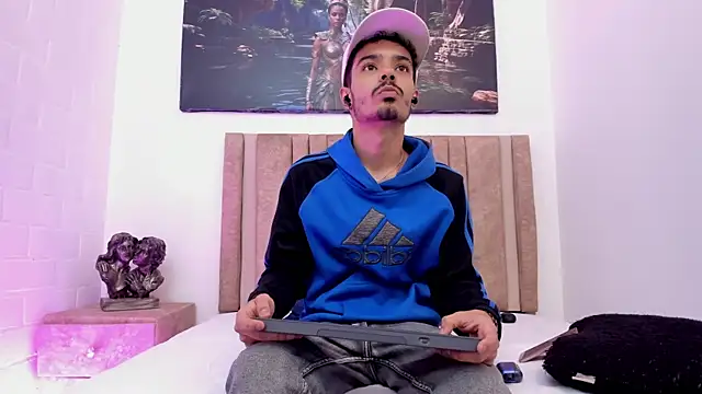 Timothe Evans online show from 12-21-25, 04:14