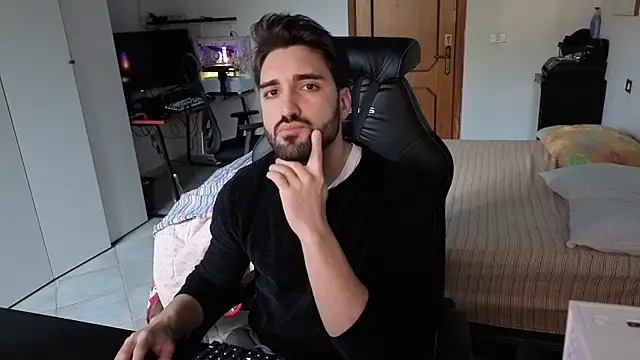 Snapshot of Al3xox02 chatting on 02-12-26, 11:54 Al3xox02 online show from 02-12-26, 11:54