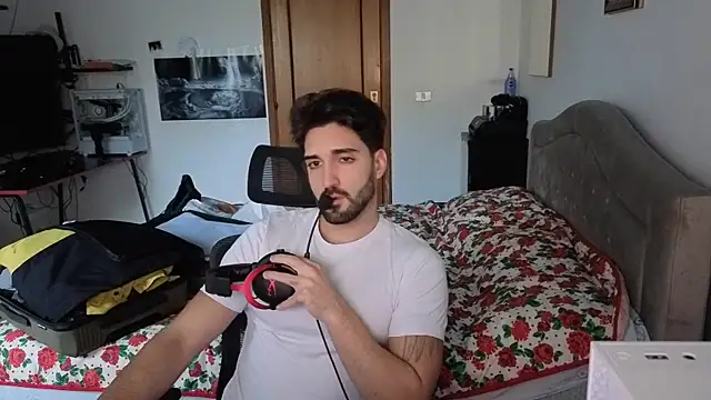 Al3xox02 online show from 01-10-26, 02:45