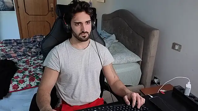 Snapshot of Al3xox02 chatting on 01-16-26, 03:05 Al3xox02 online show from 01-16-26, 03:05