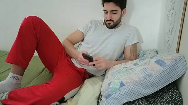 Snapshot of Al3xox02 chatting on 02-19-26, 12:57 Al3xox02 online show from 02-19-26, 12:57