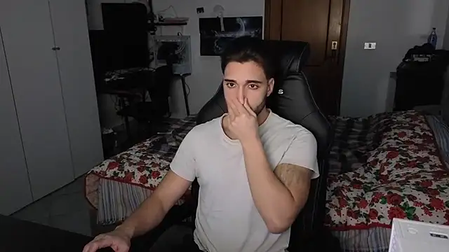 Snapshot of Al3xox02 chatting on 01-31-26, 07:56 Al3xox02 online show from 01-31-26, 07:56