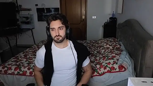 Al3xox02 online show from 01-12-26, 12:39