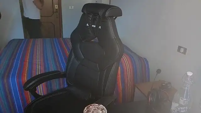 Al3xox02 online show from 04-13-26, 05:39