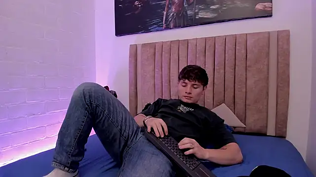 Leoo Miller online show from 11-23-25, 05:06