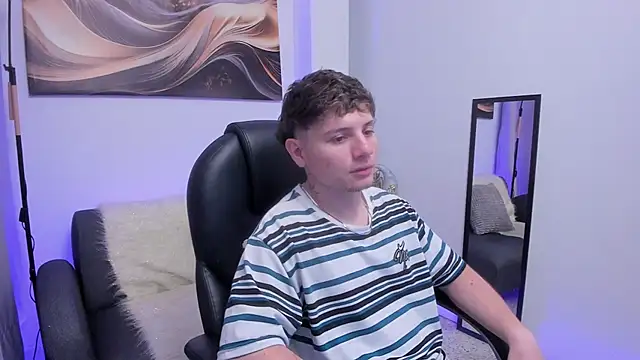 Leoo Miller online show from 12-17-25, 07:46