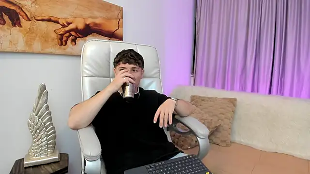 Leoo Miller online show from 11-05-25, 04:26