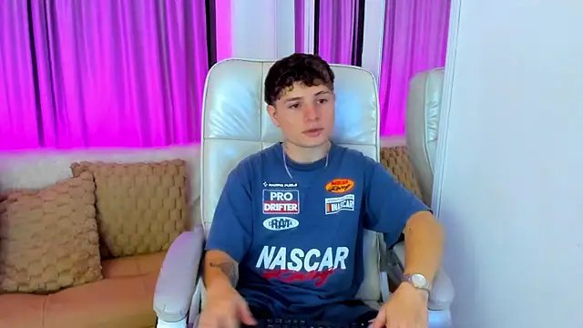 Leoo Miller online show from 11-04-25, 04:27