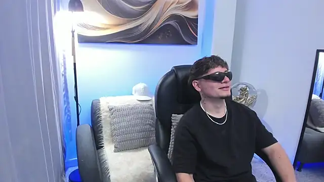 Leoo Miller online show from 01-10-26, 04:08