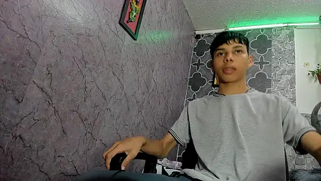 Snapshot of sexyboys_cutex18 chatting on 02-14-26, 01:39 sexyboys cutex18 online show from 02-14-26, 01:39