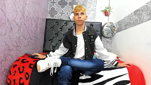 sexyboys cutex18 online show from 03-28-26, 07:26