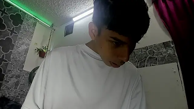 Snapshot of sexyboys_cutex18 chatting on 02-07-26, 08:50 sexyboys cutex18 online show from 02-07-26, 08:50