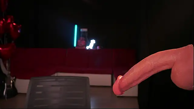 karolineneuer  online show from 02-14-26, 05:29