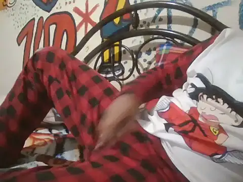 Snapshot of marco13y chatting on 10-15-25, 04:55 marco13y online show from 10-15-25, 04:55