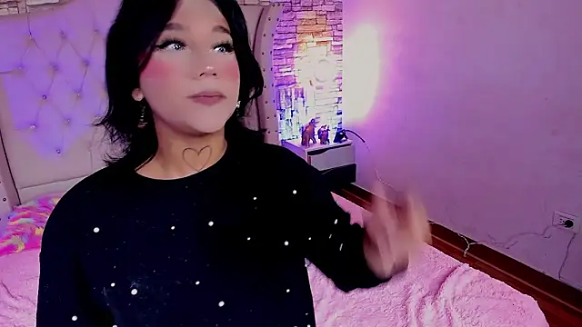 Snapshot of Isa_Queen_TS chatting on 10-21-25, 04:45 Isa Queen TS online show from 10-21-25, 04:45