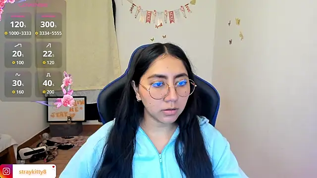 LoveLyy- online show from 06-10-26, 02:02