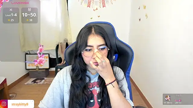 LoveLyy- online show from 04-16-26, 09:15