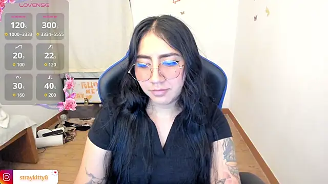 LoveLyy- online show from 05-13-26, 08:27