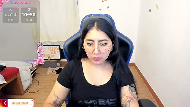 LoveLyy- online show from 01-14-26, 05:49