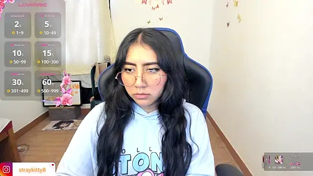 LoveLyy- online show from 04-17-26, 08:44