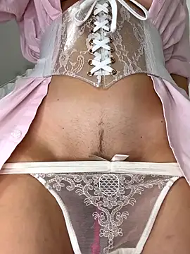 Aurynne online show from 10-21-25, 05:23