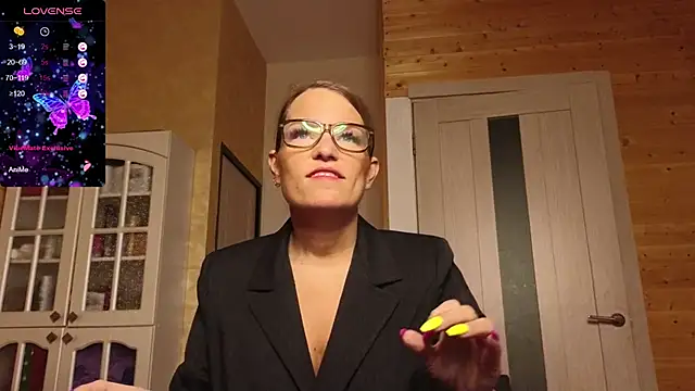 Lady Shine online show from 10-29-25, 03:49