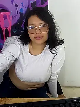 Snapshot of MaviEvil_ chatting on 10-16-25, 03:42 MaviEvil online show from 10-16-25, 03:42