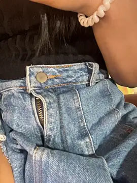 AlannaDollx online show from 12-20-25, 05:05