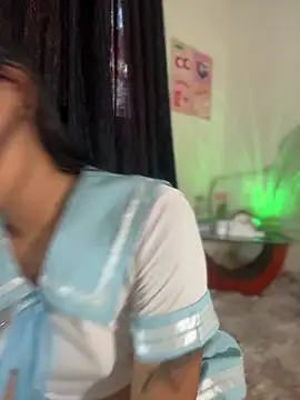 AlannaDollx online show from 11-13-25, 04:55