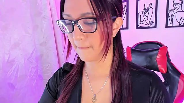 Snapshot of miasweet20 chatting on 10-19-25, 01:41 miasweet20 online show from 10-19-25, 01:41