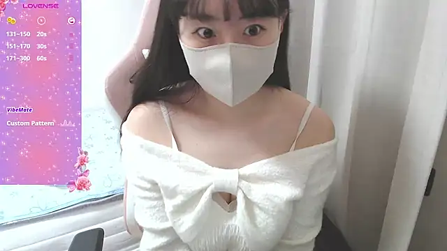 hinako08 online show from 12-17-25, 01:32