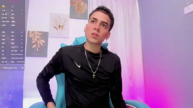 Snapshot of lopez_and_jesus chatting on 10-22-25, 12:04 lopez and jesus online show from 10-22-25, 12:04