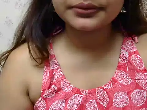 Snapshot of cute_zaraa chatting on 10-17-25, 04:27 cute zaraa online show from 10-17-25, 04:27