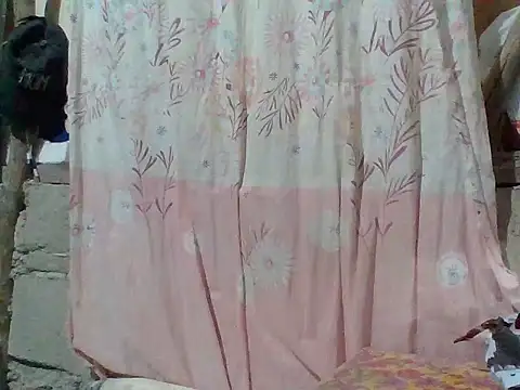 Snapshot of Hot_Lina31 chatting on 02-15-26, 12:48 Hot Lina31 online show from 02-15-26, 12:48