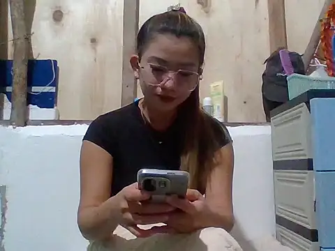 Snapshot of Hot_Lina31 chatting on 03-16-26, 05:05 Hot Lina31 online show from 03-16-26, 05:05