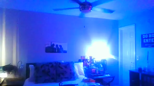 Snapshot of nvthvn555 chatting on 10-18-25, 11:29 nvthvn555 online show from 10-18-25, 11:29