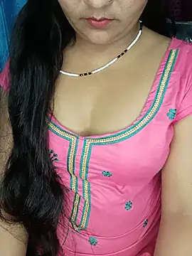 Snapshot of Rashmi_011 chatting on 06-20-26, 01:32 Rashmi 011 online show from 06-20-26, 01:32