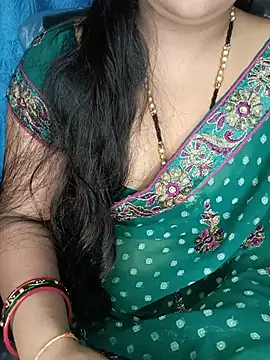 Snapshot of Rashmi_011 chatting on 07-10-26, 12:32 Rashmi 011 online show from 07-10-26, 12:32