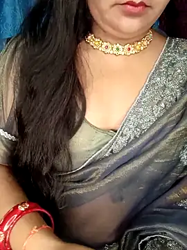 Snapshot of Rashmi_011 chatting on 06-03-26, 12:33 Rashmi 011 online show from 06-03-26, 12:33