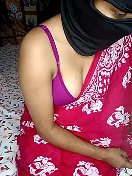 Snapshot of Priya_74 chatting on 03-26-26, 05:22 Priya 74 online show from 03-26-26, 05:22